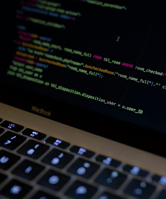 The Advantage and Disadvantage of Using Website Builders vs. Custom Development